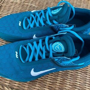 Brand new. Worn 4-5 times